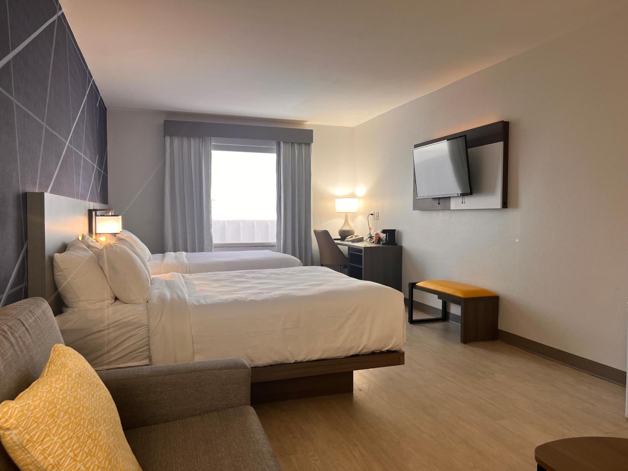 Comfort Suites Louisville Airport Екстер'єр фото