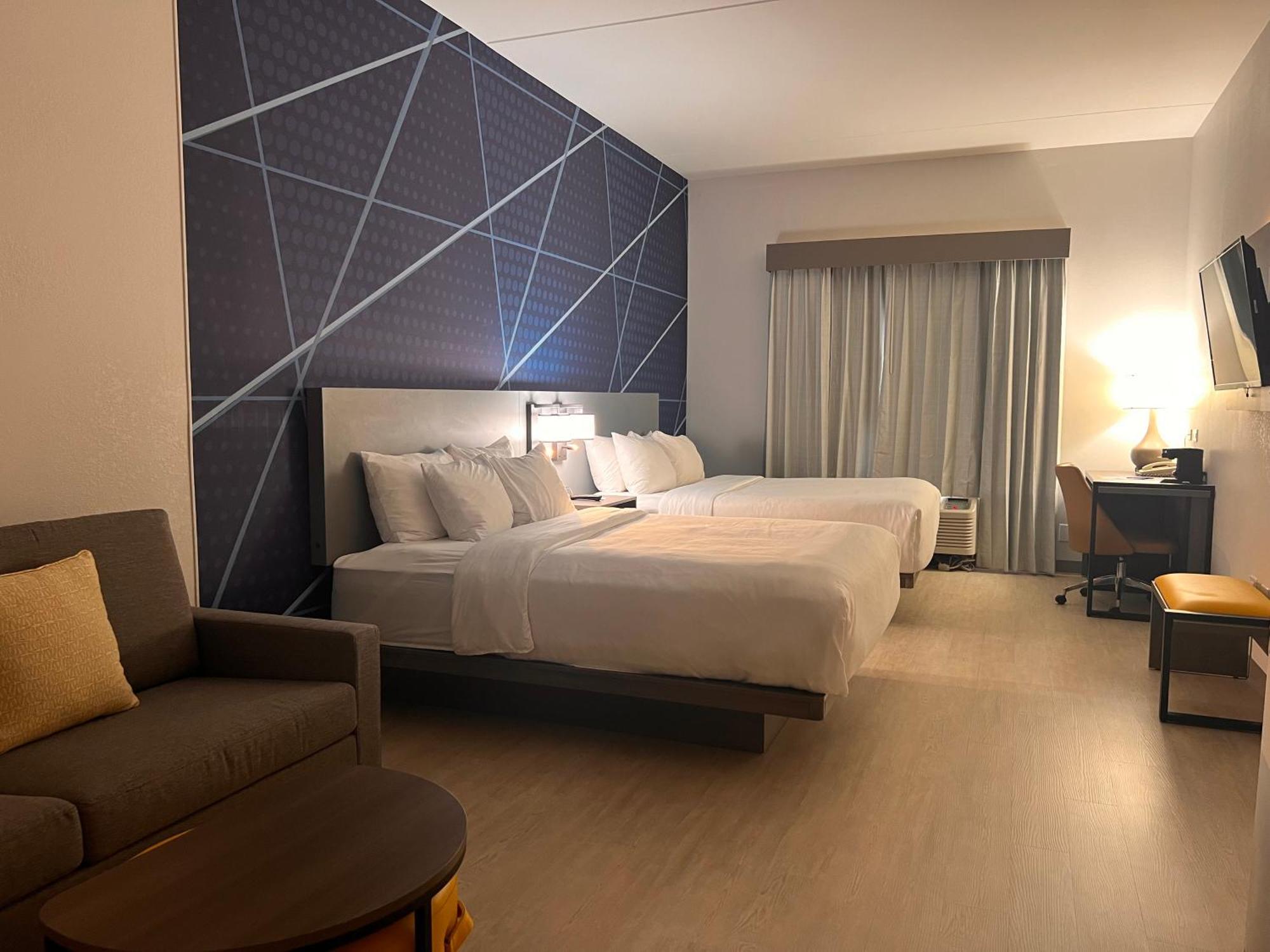 Comfort Suites Louisville Airport Екстер'єр фото
