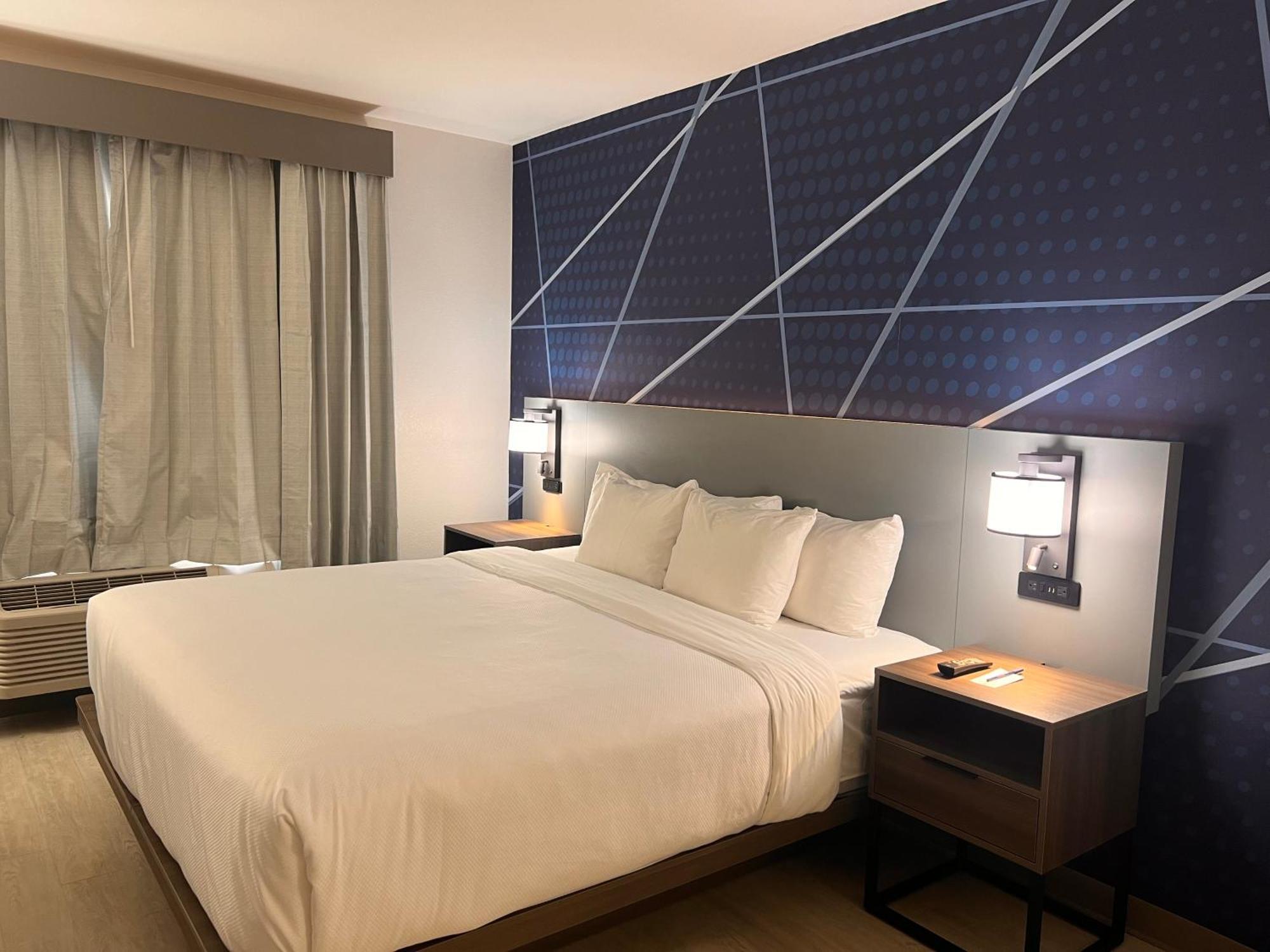 Comfort Suites Louisville Airport Екстер'єр фото