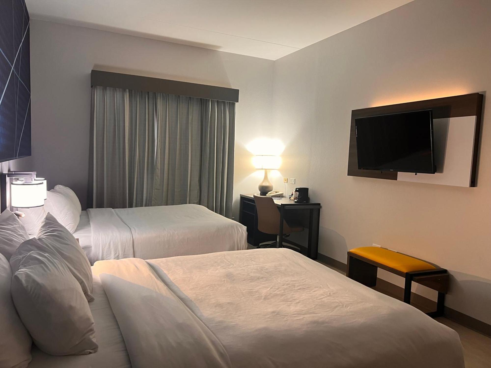 Comfort Suites Louisville Airport Екстер'єр фото