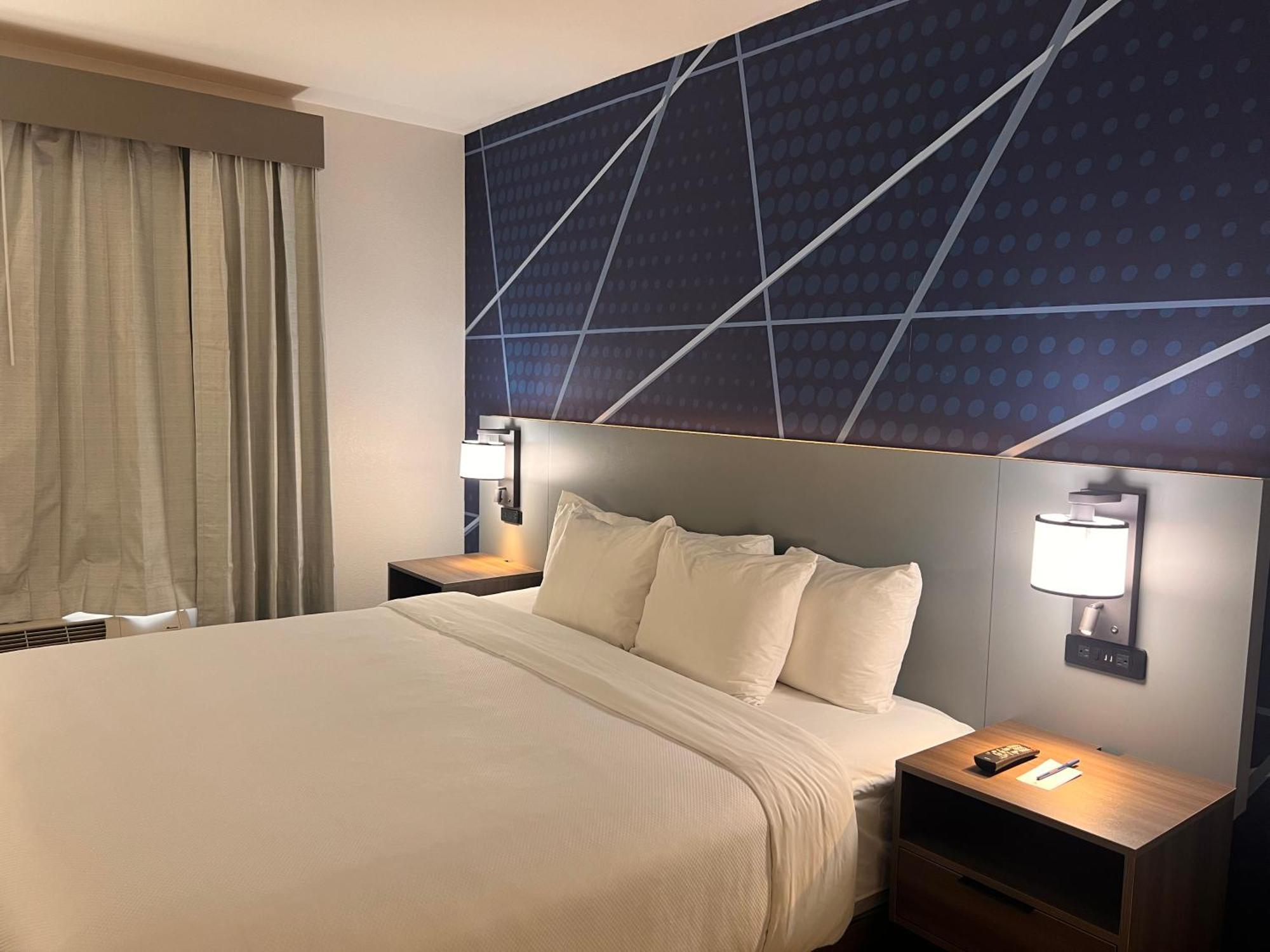 Comfort Suites Louisville Airport Екстер'єр фото