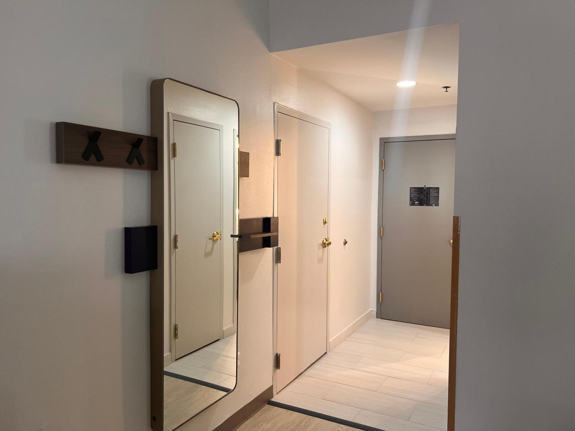 Comfort Suites Louisville Airport Екстер'єр фото
