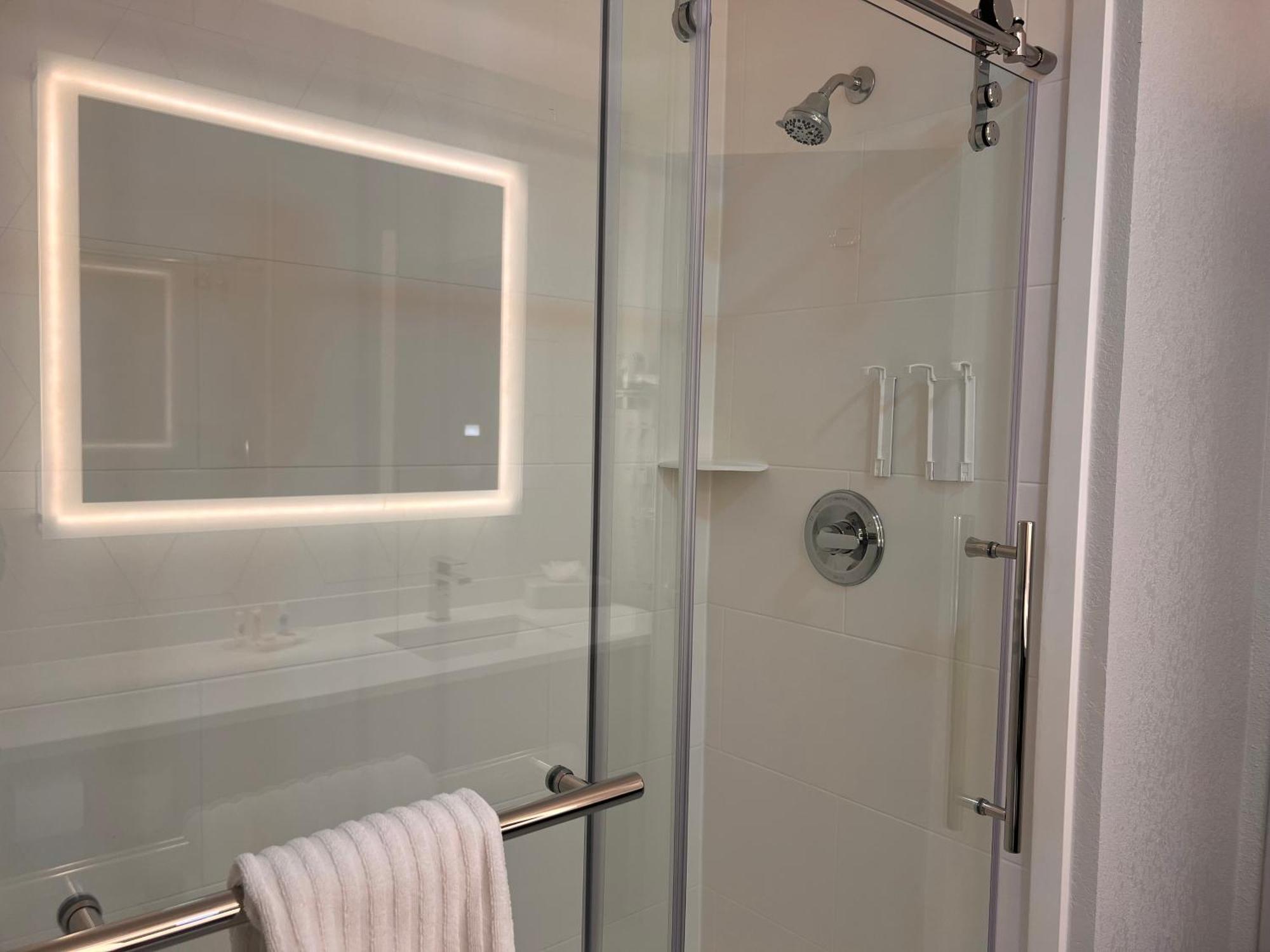 Comfort Suites Louisville Airport Екстер'єр фото