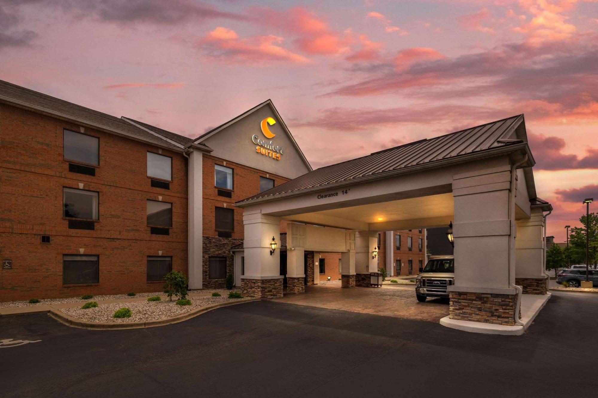 Comfort Suites Louisville Airport Екстер'єр фото